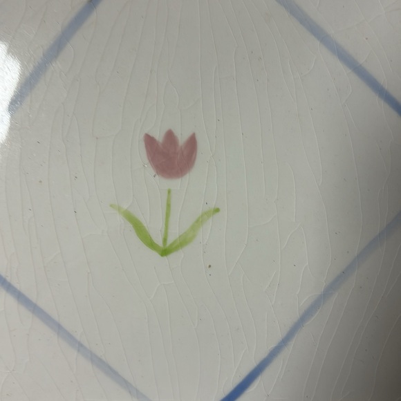 Vintage Avon China hand-painted decorative plate with tulip flower - Picture 2 of 3